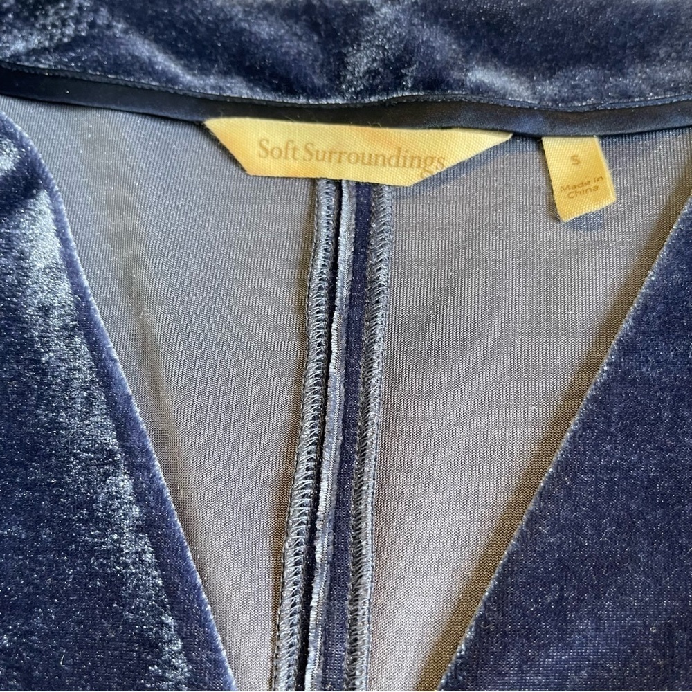 Soft Surroundings Blue Velvet V-Neck Top size s - Picture 6 of 8